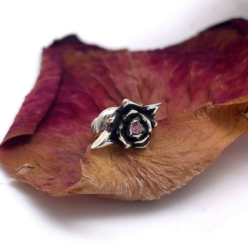 薔薇ピアス シルバー925/ピンクトルマリン/シルバーアクセサリー/ゴシック パンク/送料無料/日本製 - 耳環/耳夾/耳骨夾 - 純銀 銀色