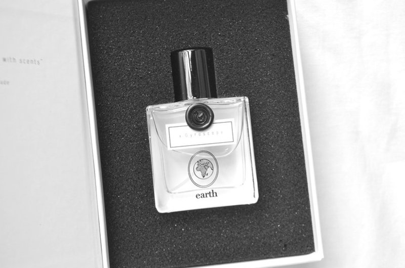 Earth 地球香水—木質調 - 香水/香膏 - 濃縮/萃取物 透明