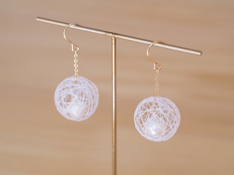 帶珍珠的耳夾 - 耳環/耳夾/耳骨夾 - 絲．絹 白色