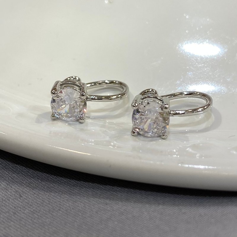 [SILVER925] 6mm Artificial Diamond Moissanite Clip-On SILVER925E2 April Birthstone - Earrings & Clip-ons - Other Metals Silver
