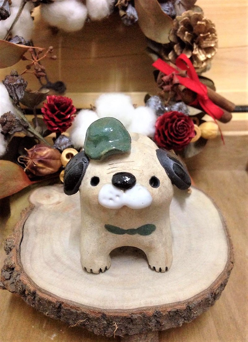 Go! Go! Wagging Tail Series-Dumbled Pug - Items for Display - Porcelain Multicolor
