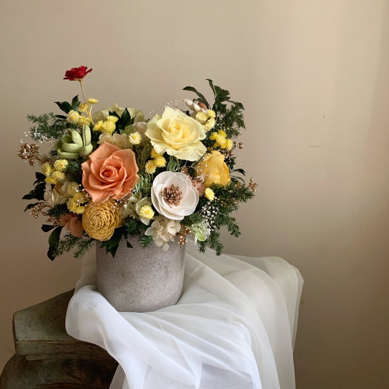 Summer opening ceremony with clear yellow everlasting table flower pots - Dried Flowers & Bouquets - Plants & Flowers Yellow