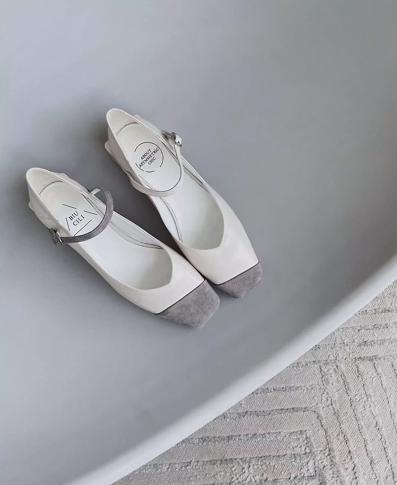 Guaguaizai asymmetrical French retro Mary Jane - Sandals - Genuine Leather White