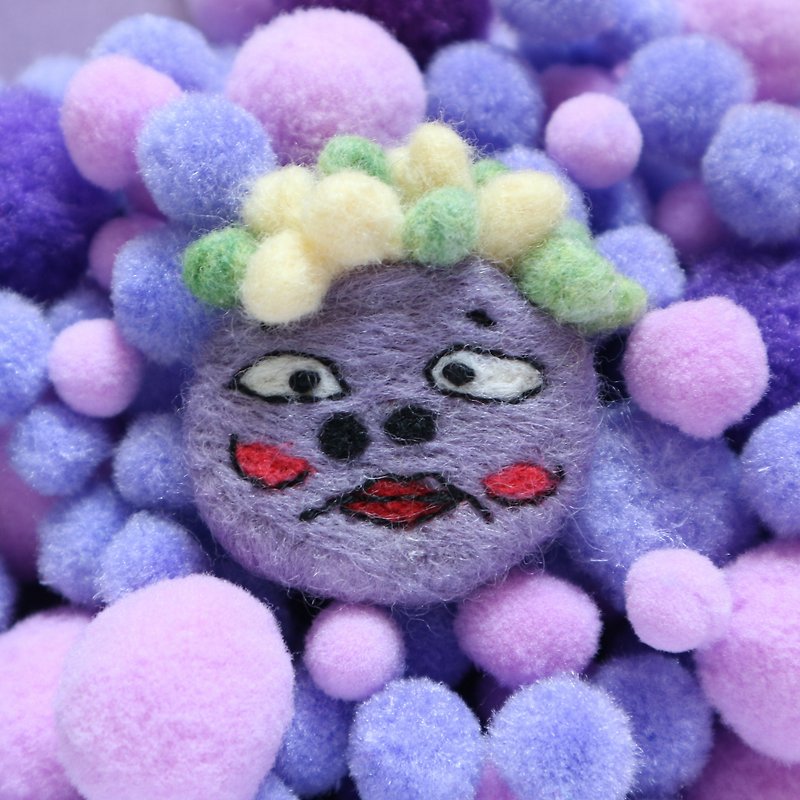 You are dissatisfied with your ugly kind wool felt brooch/sold - Brooches - Wool Purple