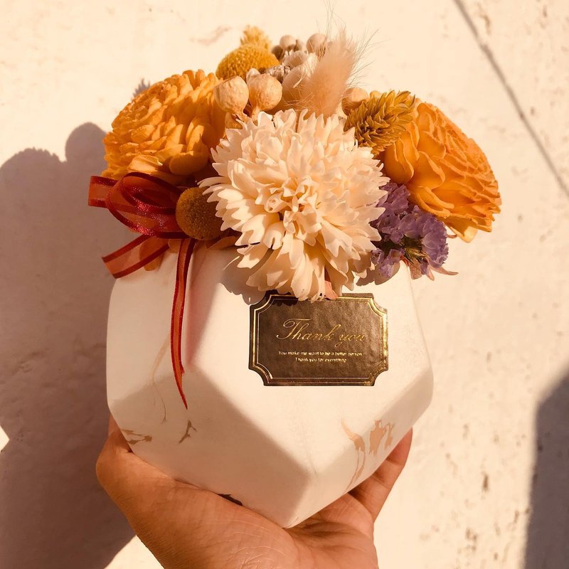 【限量優惠】FAITH FLORAL 【永生乾燥盆花】燦爛陽光灑落款花禮 - 乾燥花/永生花 - 其他材質 白色