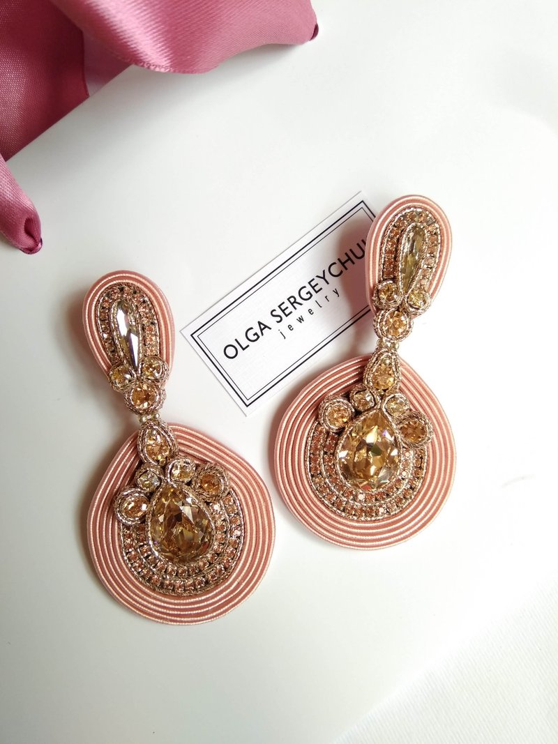 Earrings Massive earrings with Swarovski stones in salmon color Christmas Gift W - 耳環/耳夾/耳骨夾 - 其他材質 粉紅色