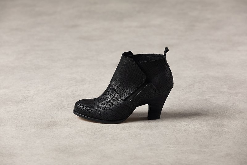 ZOODY / Wrapped / Handmade Shoes / High Heel Ankle Boots / Black - รองเท้าบูทสั้นผู้หญิง - หนังแท้ สีดำ