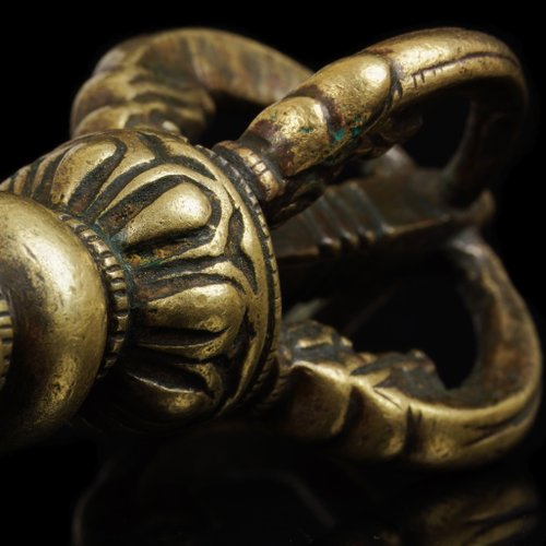 西藏15世紀明代金剛杵(長12.6公分) 菩多佛教文物｜其他人氣榜- Pinkoi