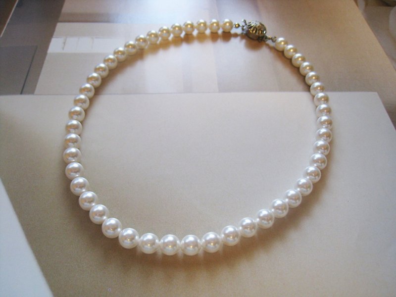Silky Pearl Necklace / 45cm..8mm : White Bridal* - Necklaces - Pearl White