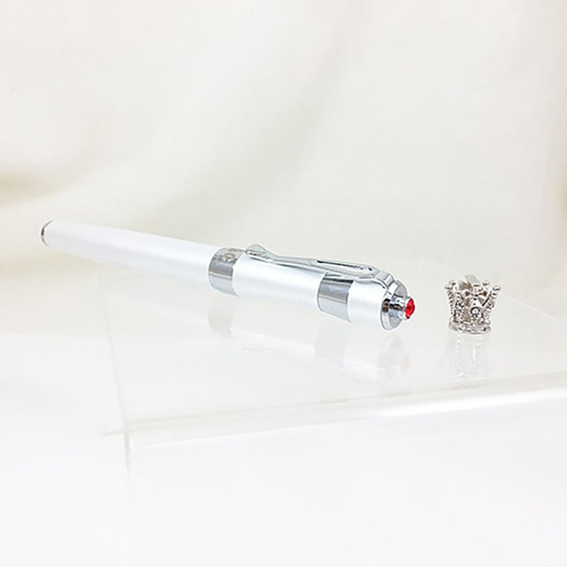 【客製化禮物】【DT&CREATION】龍行天下后冠鋼筆 (白) - 鋼筆 - 其他金屬 白色
