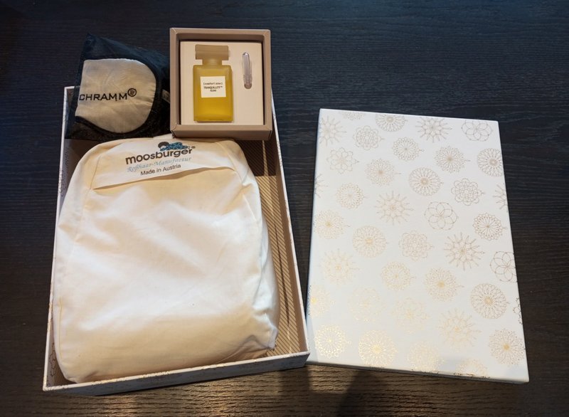 Horsehair Travel Sleeping Gift Box Set - หมอน - วัสดุอื่นๆ 