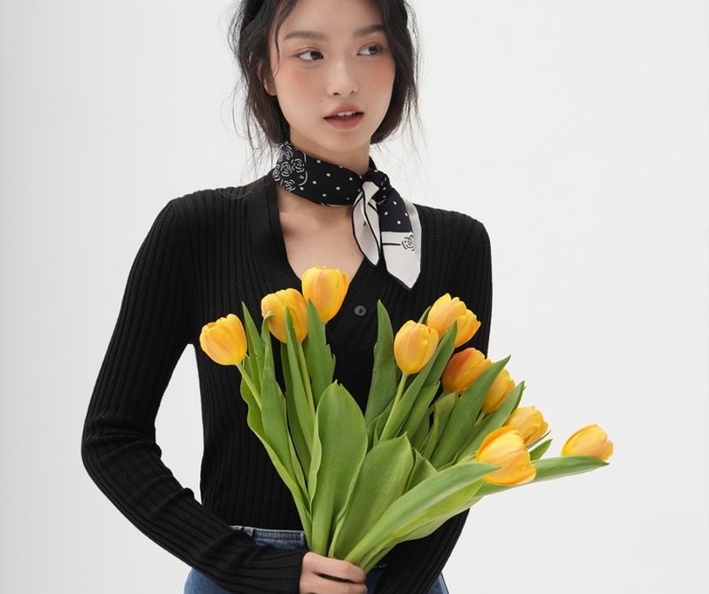 [A bunch of multi-colored camellias] French retro/mulberry silk scarf/gift - Scarves - Silk Multicolor