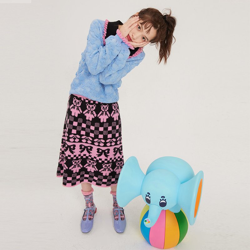 Black and pink bear cartoon striped bow plaid knitted A-line skirt - กระโปรง - วัสดุอื่นๆ หลากหลายสี