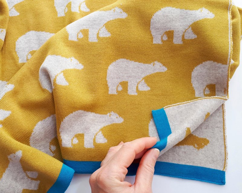 Wool baby blanket with polar bears pattern. Best quality blanket for your baby. - 兒童家具 - 羊毛 黃色