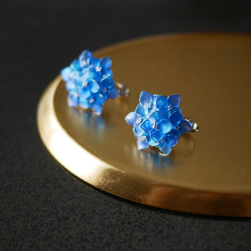 Hydrangea　B - Earrings & Clip-ons - Other Materials Blue