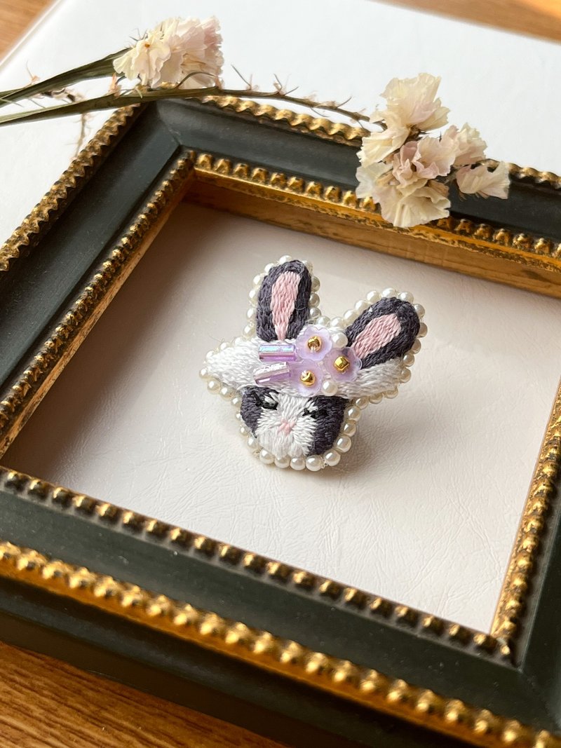 帶來歡樂 - 胸針 - 繡線 