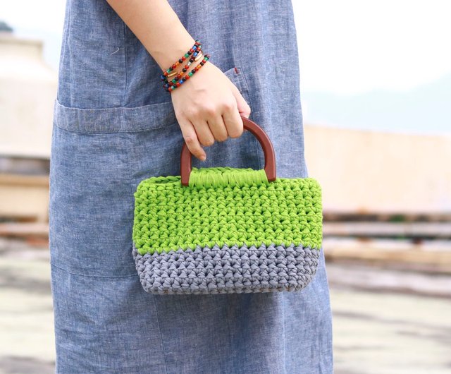 Portable crochet online bag