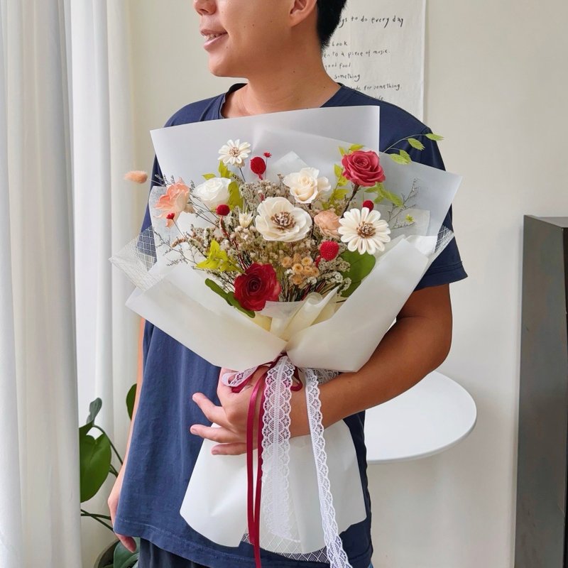 Summer berry special immortal rose bouquet Valentine's Day bouquet - ช่อดอกไม้แห้ง - พืช/ดอกไม้ ขาว