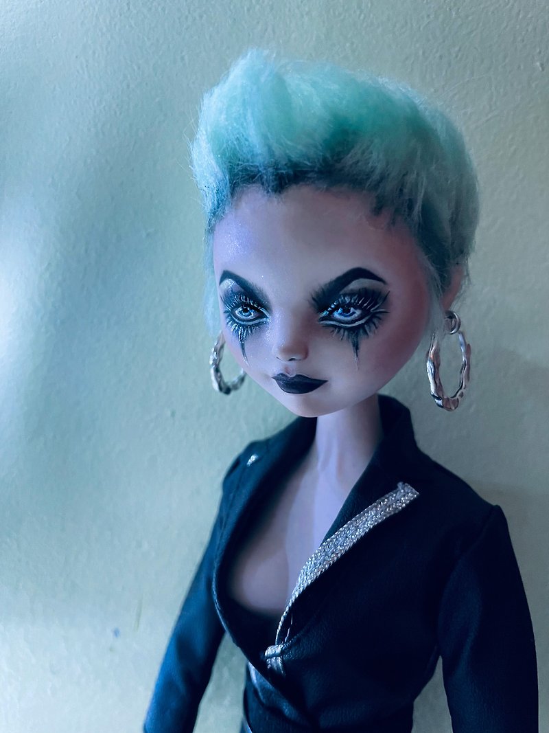 OOAK Ever After High Head Only Custom Repaint Art Doll - ตุ๊กตา - พลาสติก หลากหลายสี