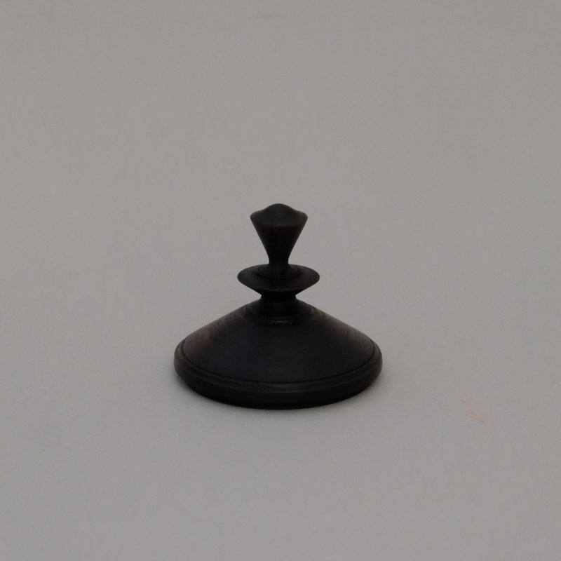 16' walnut shape candle lid specially dyed black/CANDLE LID BY DRAMA STUDIO - ของวางตกแต่ง - ไม้ สีดำ