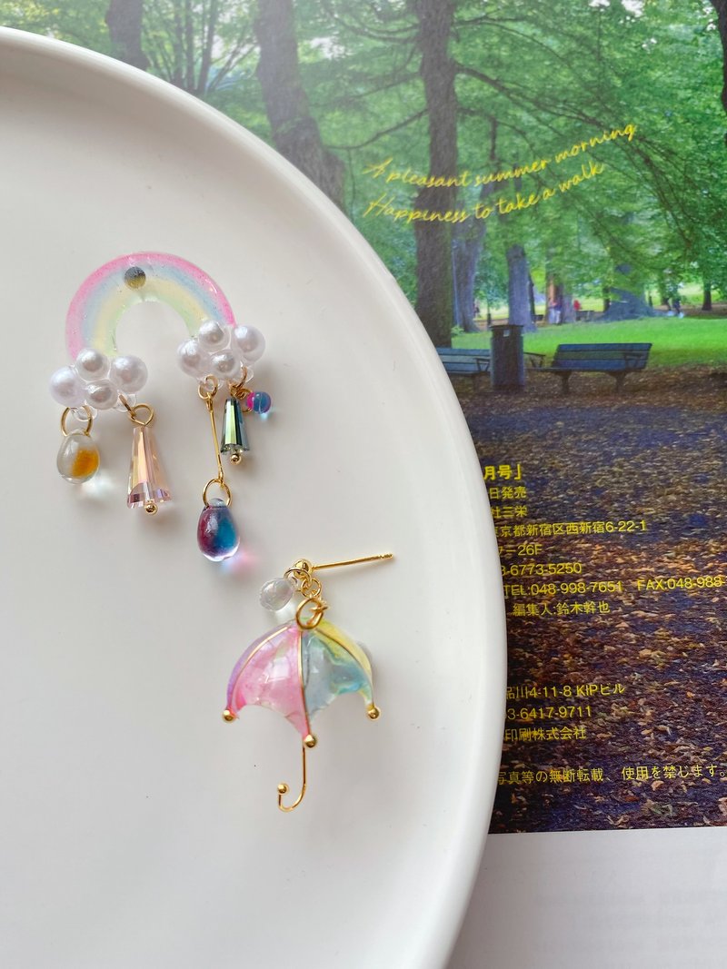 Rainbow with umbrella, earrings, Clip-On - ต่างหู - เรซิน หลากหลายสี