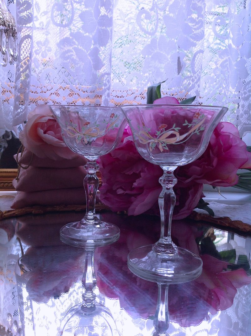 安妮瘋古物 法國製手工切割水晶雕花1960 年代蝴蝶結 紅白酒杯 果汁杯 點心杯香檳杯 一對 送禮 居禮名店 - 其他 - 紙 白色