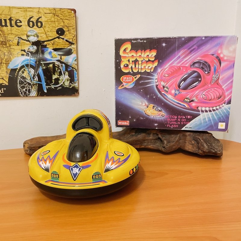 早期太空飛船造型燈光玩具 - 其他 - 塑膠 