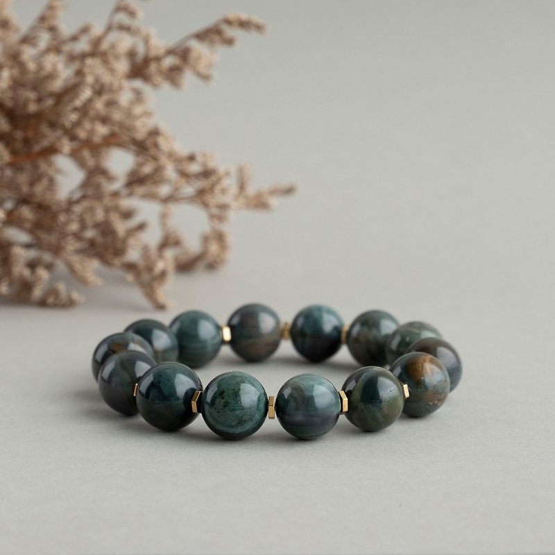 Deep blue Alashan agate genuine gemstones stretch bracelet gift for her - สร้อยข้อมือ - คริสตัล สีน้ำเงิน