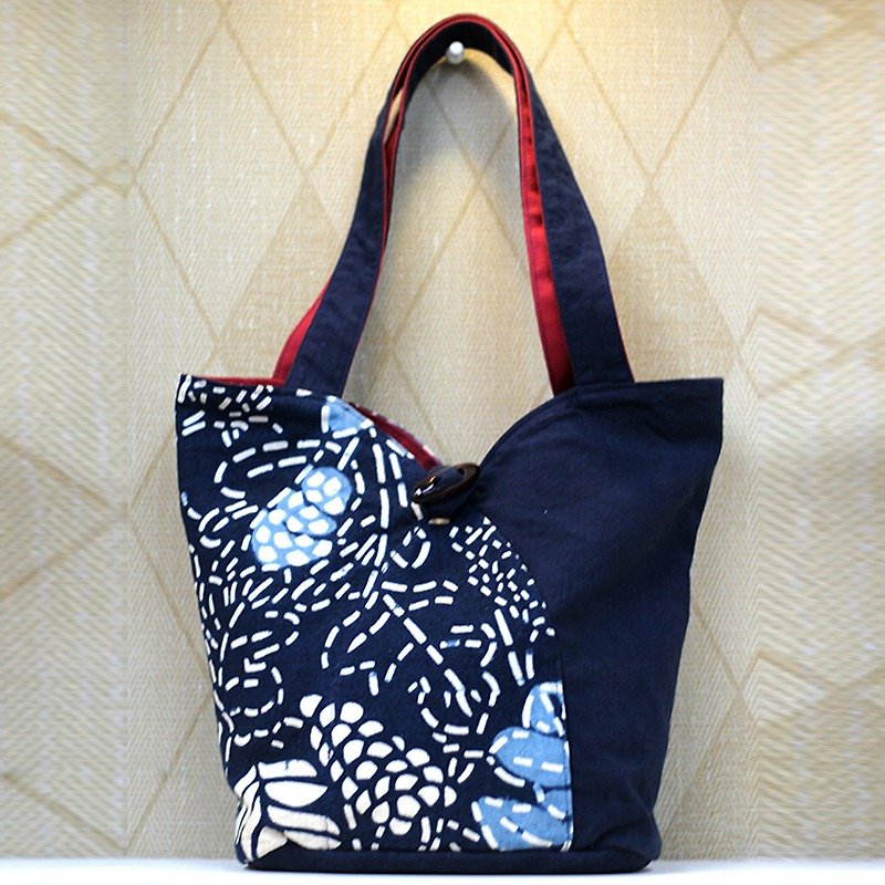 紺色藍染日式花紋側背包 ❖ 獨家手工縫製包 ❖ - 側背包/斜孭袋 - 棉．麻 藍色