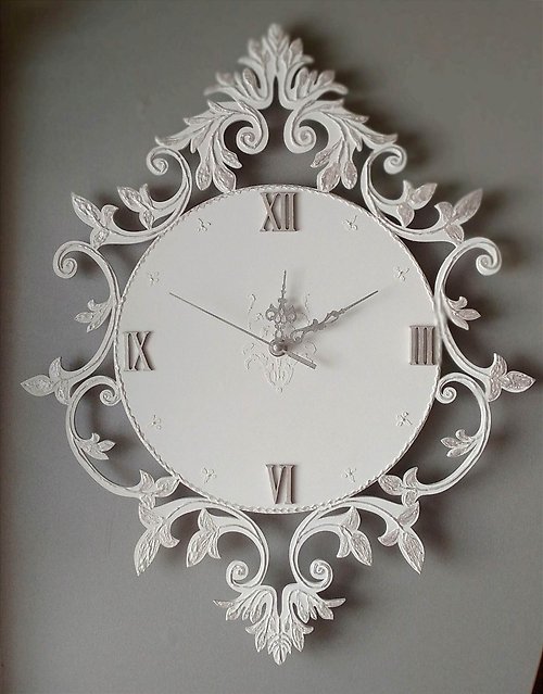 YourFloralDreams 掛鐘 Small white wall clock with silver ornaments in vintage style Silent clock