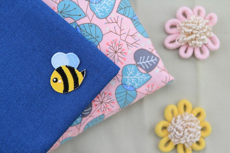 Buzzing Bee Self-adhesive Embroidered Cloth Sticker-Forest Series - Knitting, Embroidery, Felted Wool & Sewing - Thread Yellow