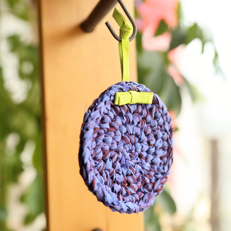きもの裂き編みコースター　革ループ付き  - 杯墊 - 真皮 紫色