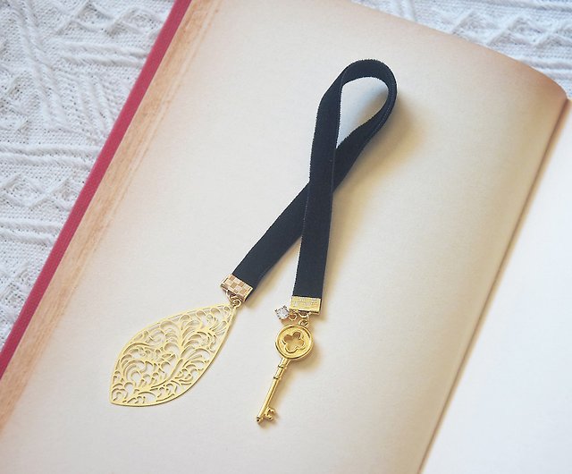 Vintage Style Velvet Ribbon Key Bookmark