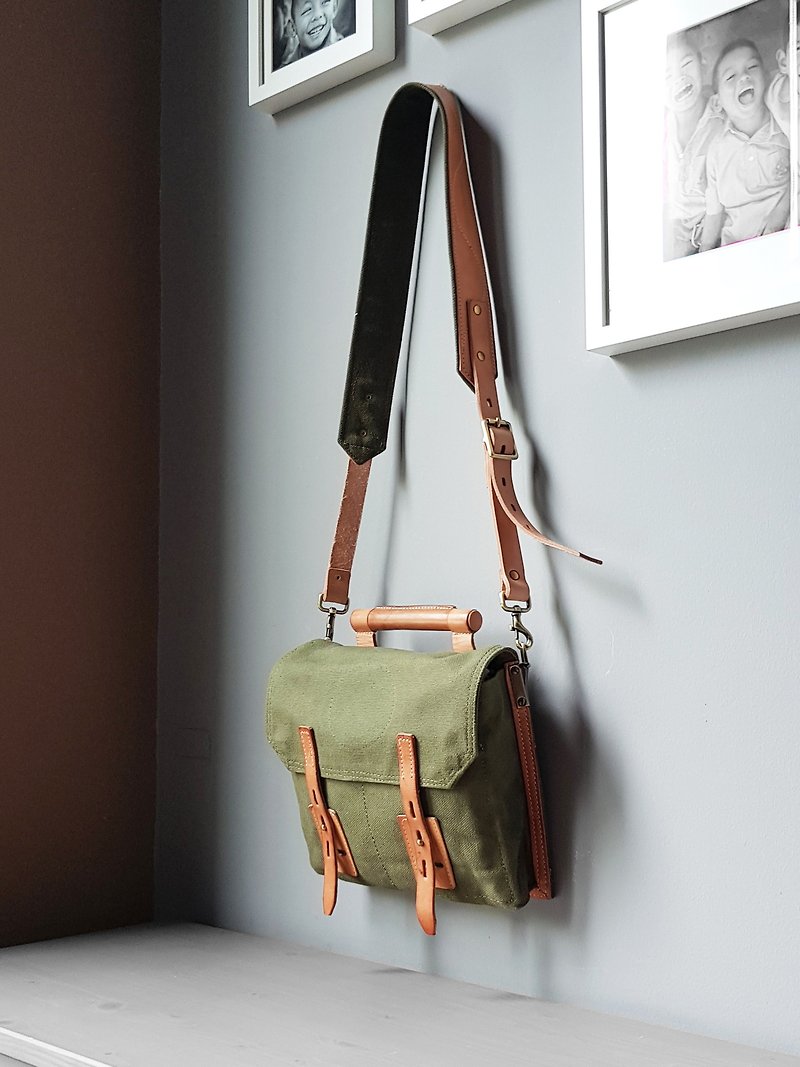 真皮 側背包/斜背包 卡其色 - Womens Big Strap Satchel Bag With Wood Handle / Leather & Canvas Crossbody Bag