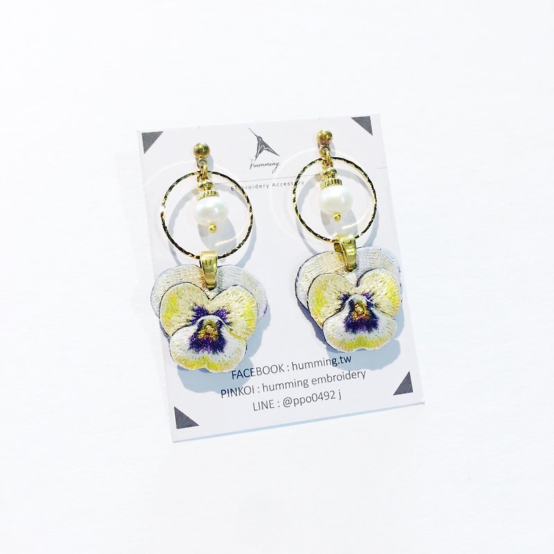 humming- Viola Tricolor / Wild Pansy / Flower /Embroidery earrings - ต่างหู - งานปัก สีเหลือง