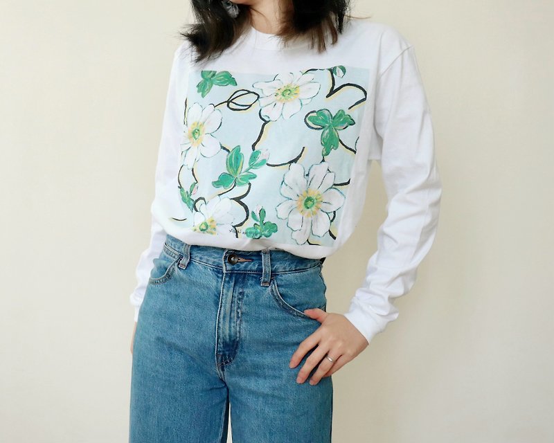 Long T-shirt for wearing art, cut and sewn, long sleeve - Women's T-Shirts - Cotton & Hemp White