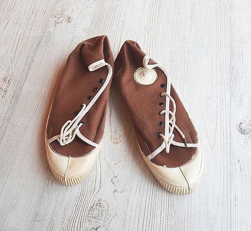 RetroRussia Soviet retro mens sneakers size 39 (Russian) - brown rubber sport shoes vintage