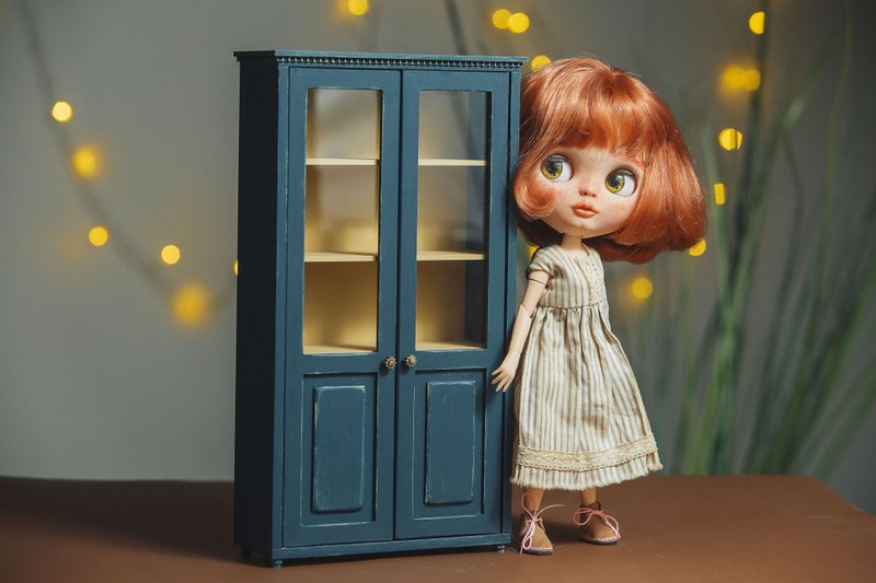 Miniature bookcase for barbie, blythe dolls 1/6 scale. Furniture for roombox - 公仔/玩偶 - 木頭 藍色