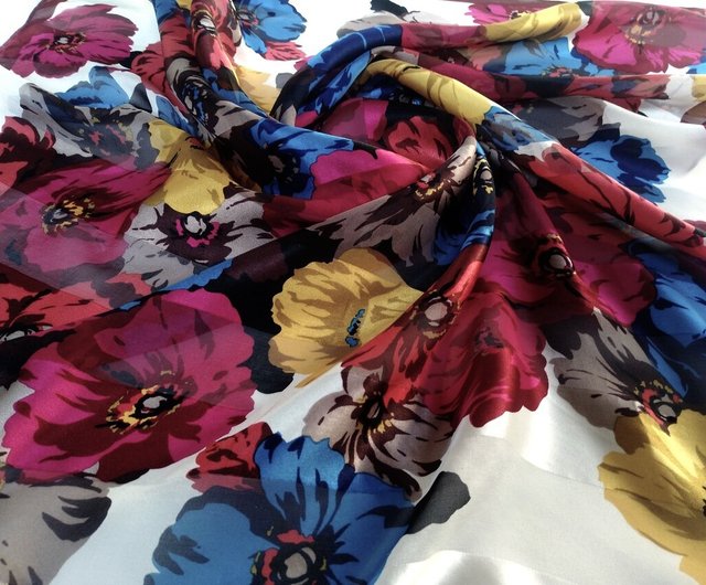 Carven Floral Silk Scarf Women Scarf 34x 34 inches 100% Silk