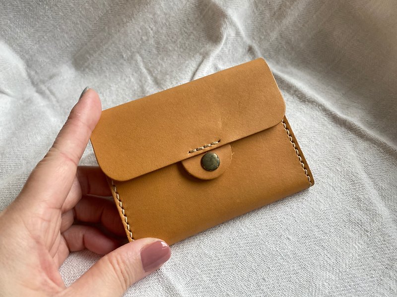 【Seasonal Sale】Yellow brown satiety wallet business card holder - Wallets - Genuine Leather Orange