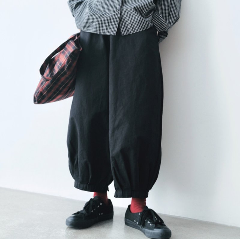 黑色純棉捏摺休閒褲 / 蘿蔔褲 褲子 - 女長褲 - 棉．麻 黑色