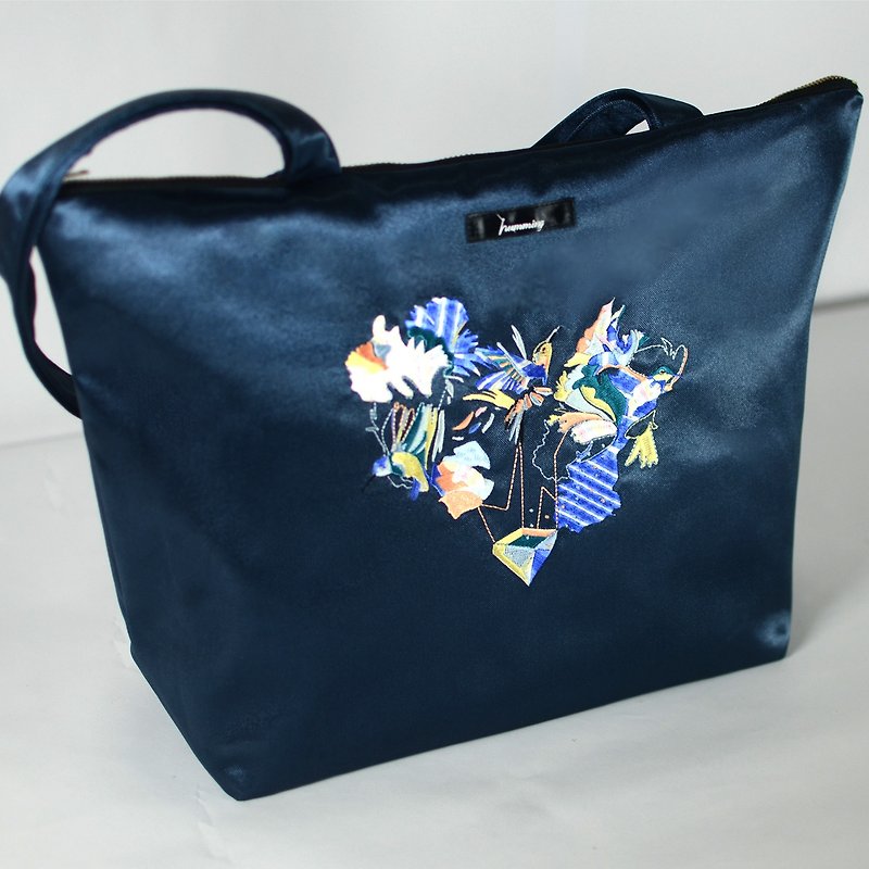 Humming - Hummingbird Hot Air Balloon Embroidery Tote Bag Embroidery Tote Bag - Messenger Bags & Sling Bags - Thread Blue