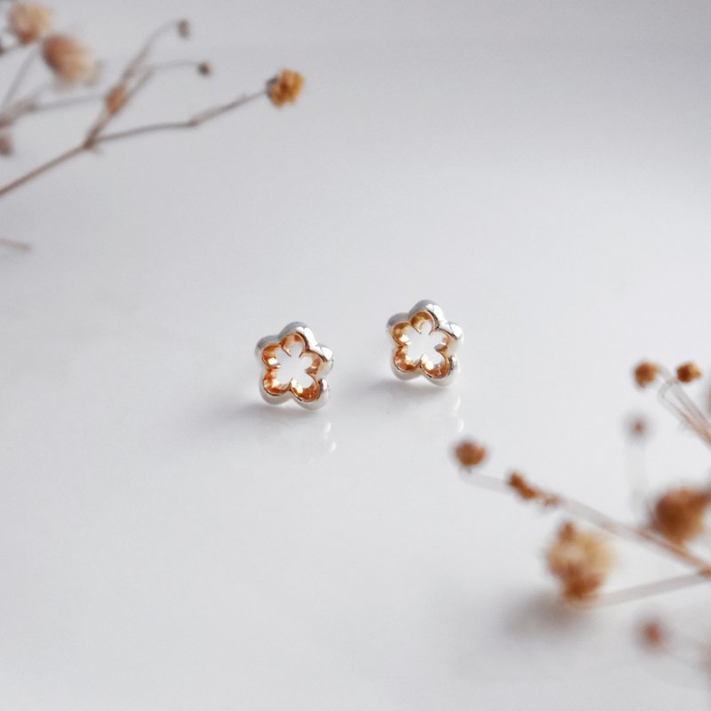 [Pure handmade] Different small series - small flower earrings (Bronze two-color jewelry plating version) - Earrings & Clip-ons - Sterling Silver Silver