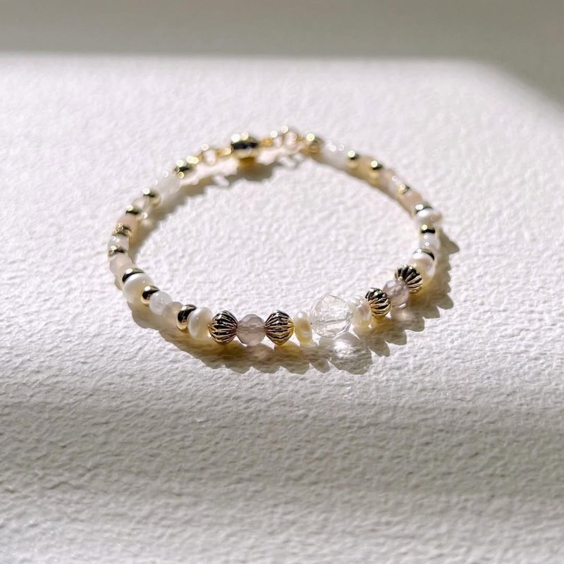 【Minuet】Pearl diamond cut crystal thin bracelet - สร้อยข้อมือ - คริสตัล สีทอง