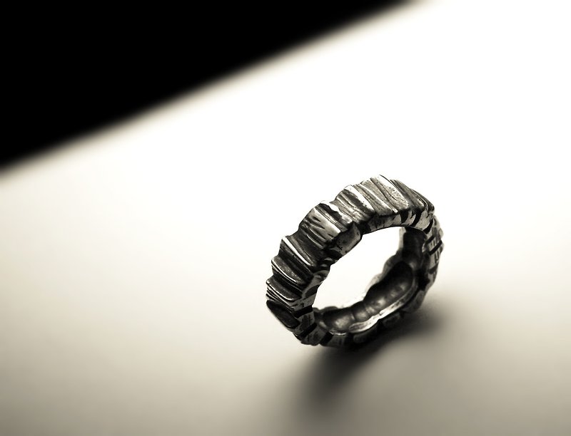 窄石頭質感戒指 - 戒指 - 其他金屬 銀色