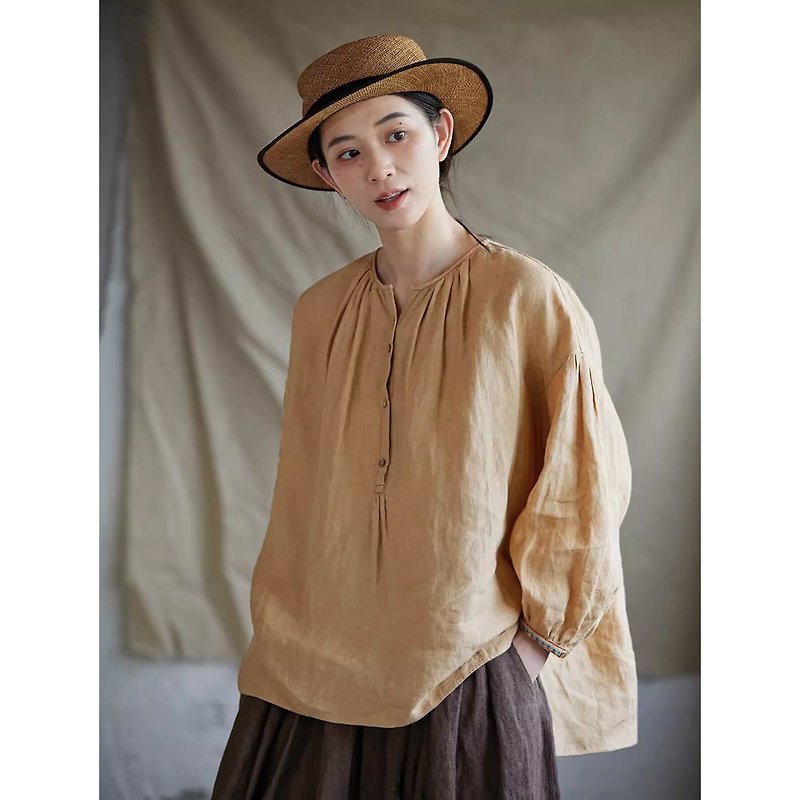 Straw Yellow Round Collar Loose Slim Shihlin Dyed Linen Shirt - เสื้อเชิ้ตผู้หญิง - ผ้าฝ้าย/ผ้าลินิน 