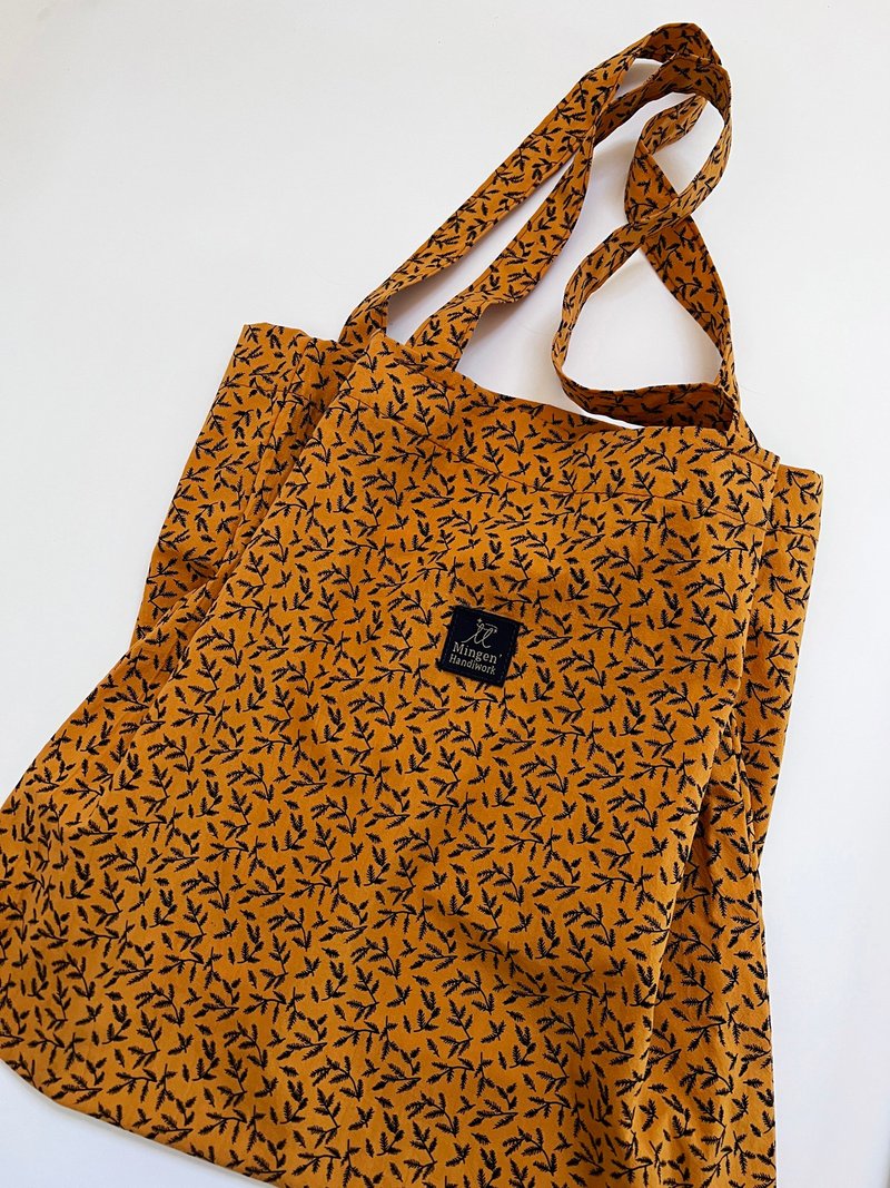 Mingen handmade products casual and lazy large-capacity thin fabric tote replacement eco-friendly bag - กระเป๋าแมสเซนเจอร์ - ผ้าฝ้าย/ผ้าลินิน สีส้ม