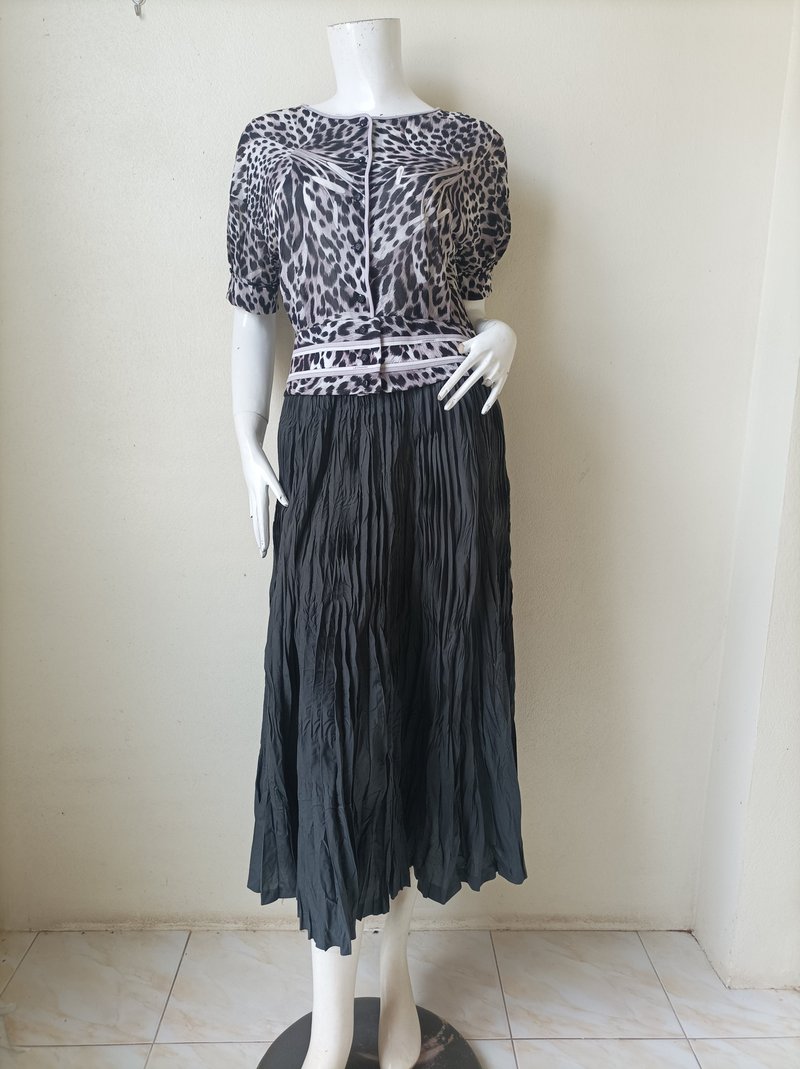 Vintage ISSEY MIYAKE Pleat Skirt Size 2 waist 27 - 裙子/長裙 - 聚酯纖維 