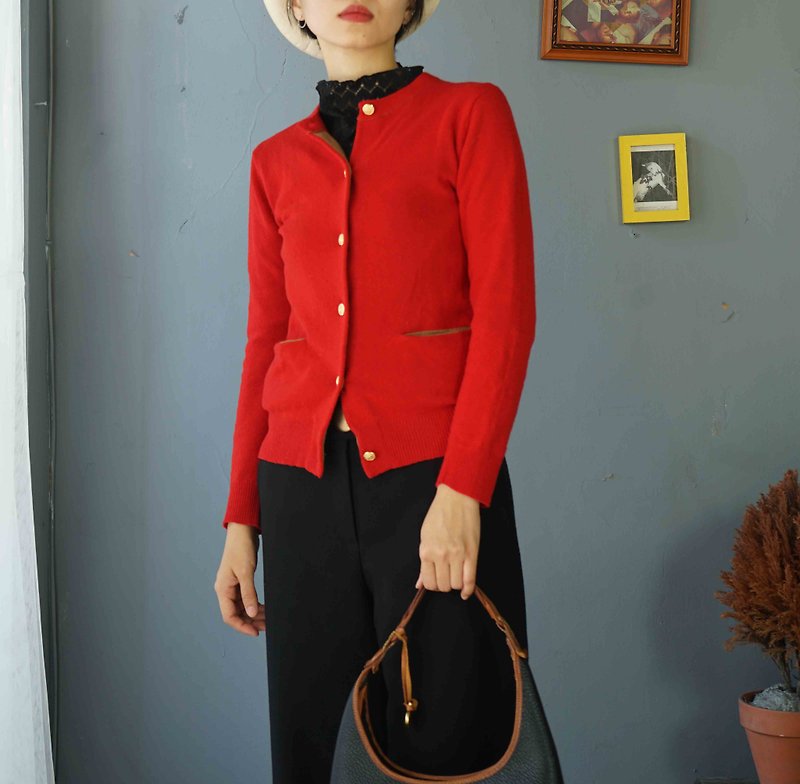 Treasure Hunt Vintage - British College Style Gold Buckle Fitted Red Thin Knit Jacket - Women's Sweaters - Wool Red