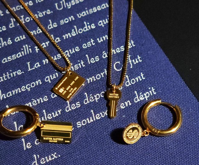 Unlimited Funds クレジットカードネックレス • ゴールド - ショップ